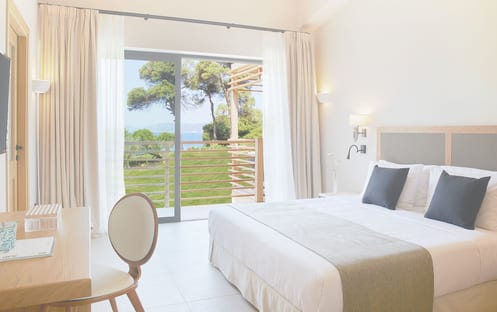 Nest Grove Upper Floor Sea Front Suite Hot Tub